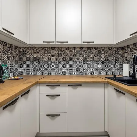 Metro Wawrzyszew Comfort By Bookinghost Apartment *