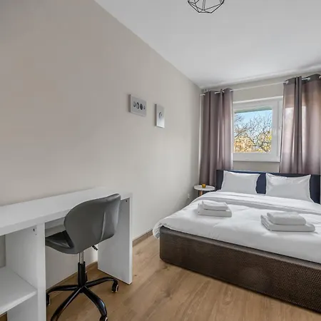 Apartmán Metro Wawrzyszew Comfort By Bookinghost *