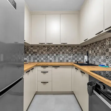 Metro Wawrzyszew Comfort By Bookinghost *