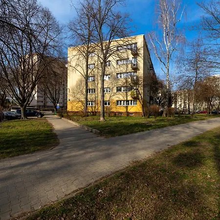 Metro Wawrzyszew Comfort By Bookinghost Apartmán