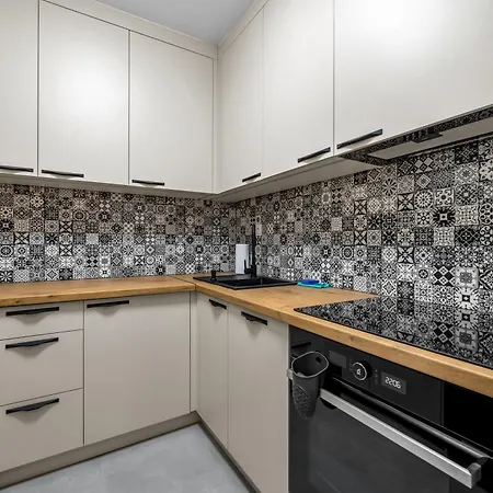 Apartment Metro Wawrzyszew Comfort By Bookinghost *